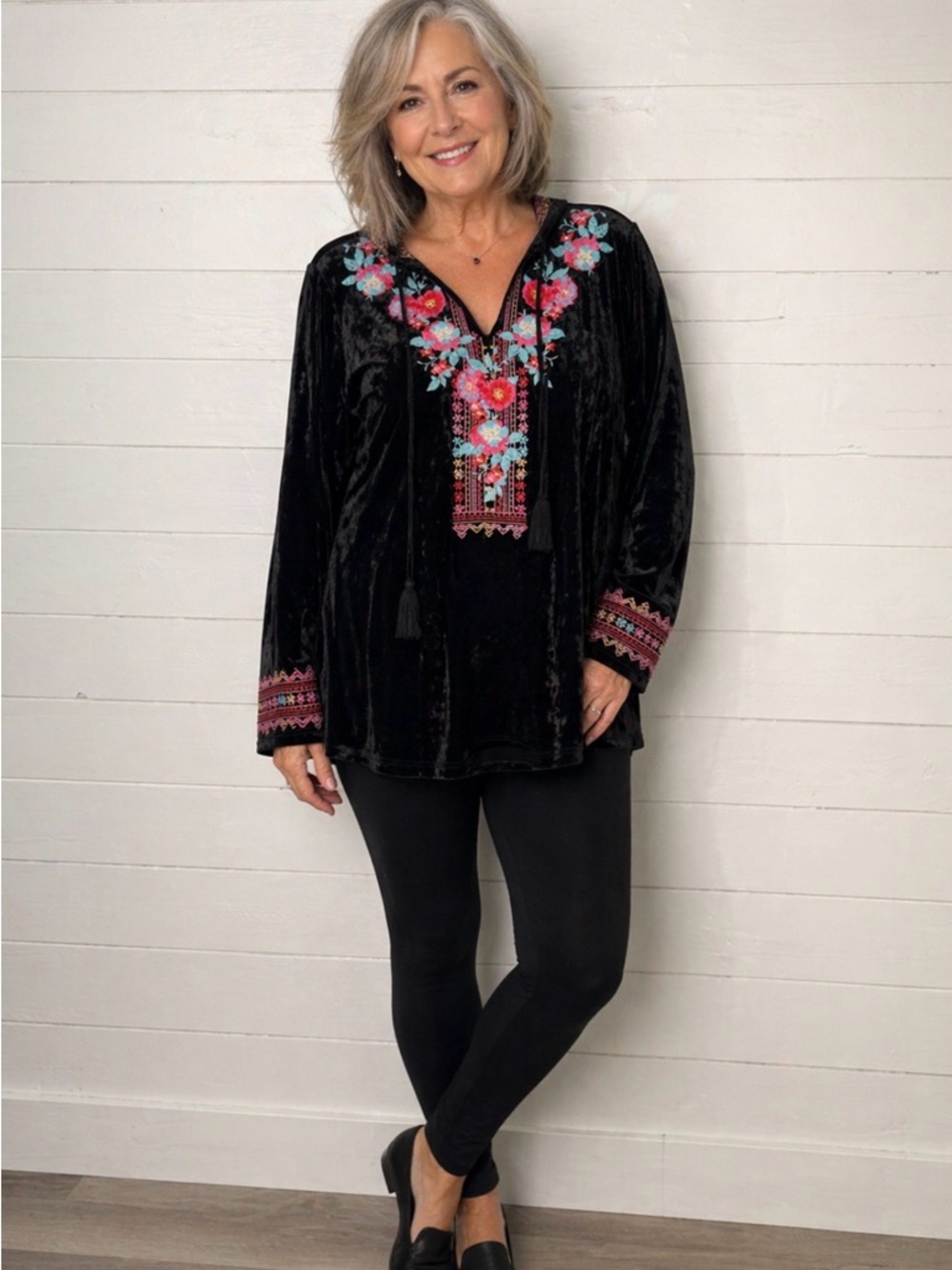 Andree by Unit velvety tunic with embroidered flowers, black, women’s small.